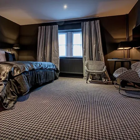 Отель Hotel Sanglier Des Ardennes